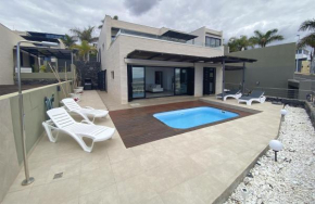 Private pool and luxury views - Harmony